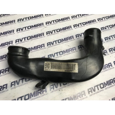 Патрубок воздушный Opel Astra J 1.7CDTI 2009- 55576751